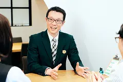スタッフ紹介