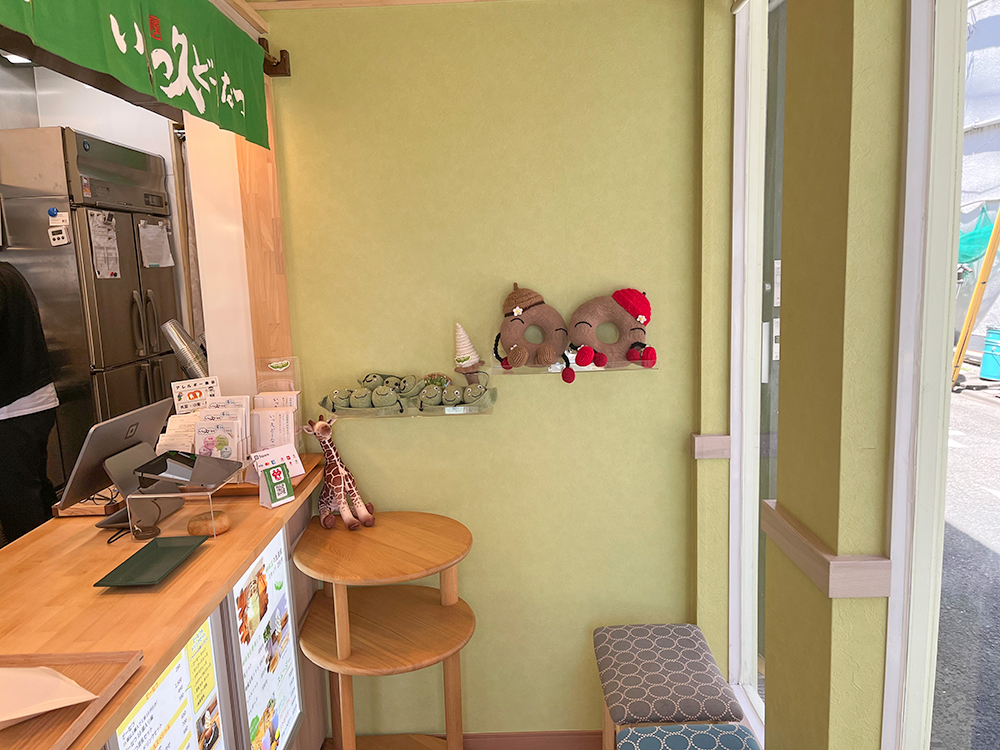 「いっ久どーなつ」店内