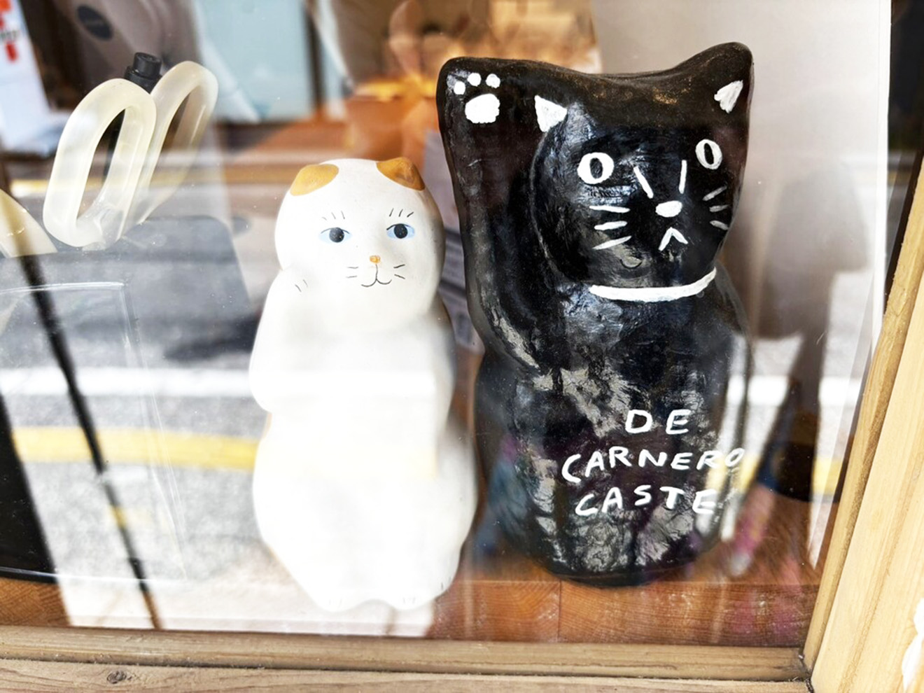 「DE CARNERO CASTE」の猫の置物