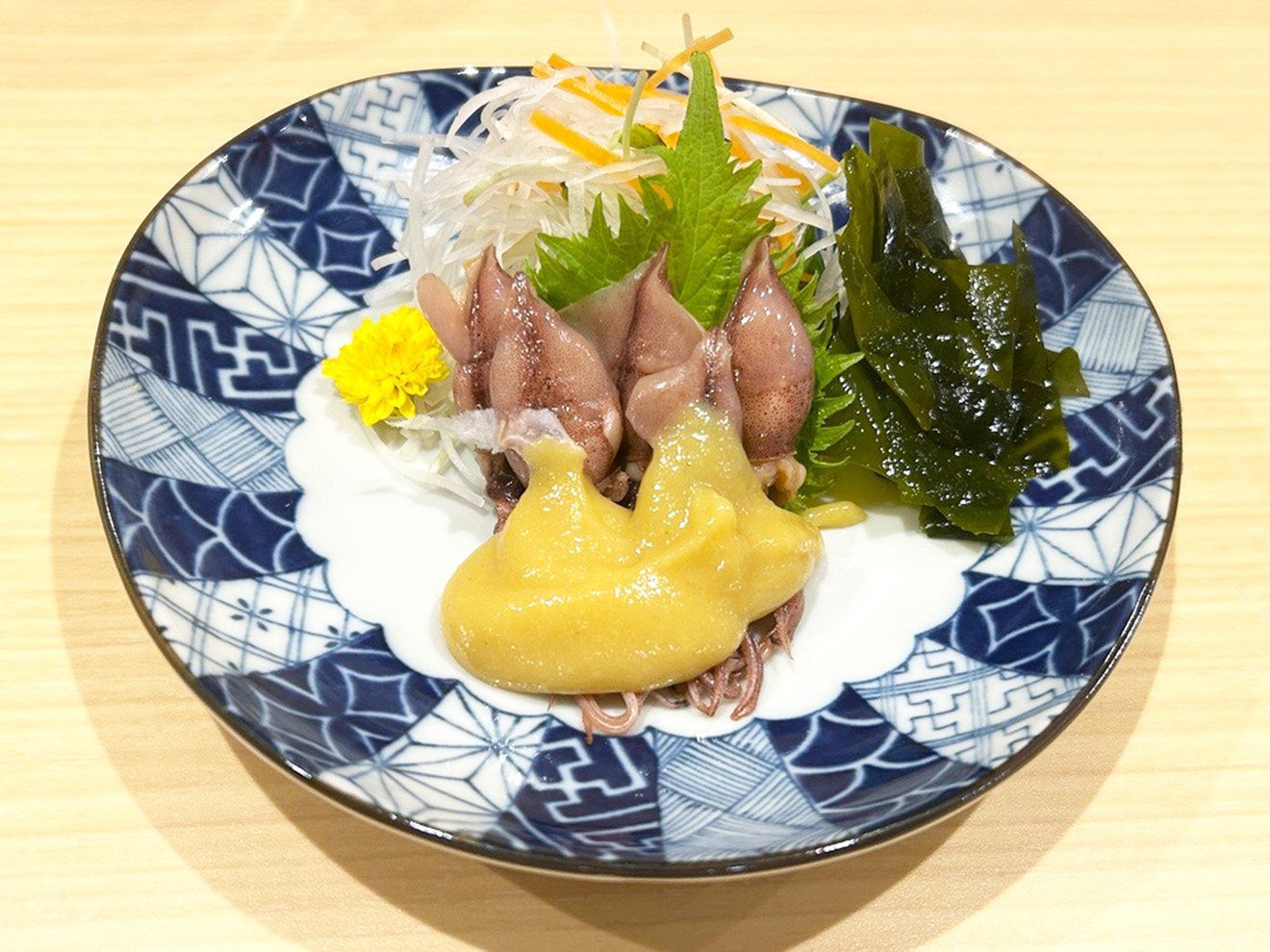 「日本酒と小料理 かめさん」のホタルイカの酢みそ和え