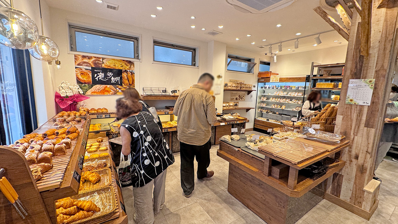 「徳多朗」の店内