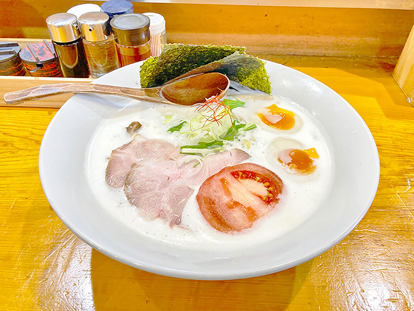 「鶏そば そると」特製白湯そば