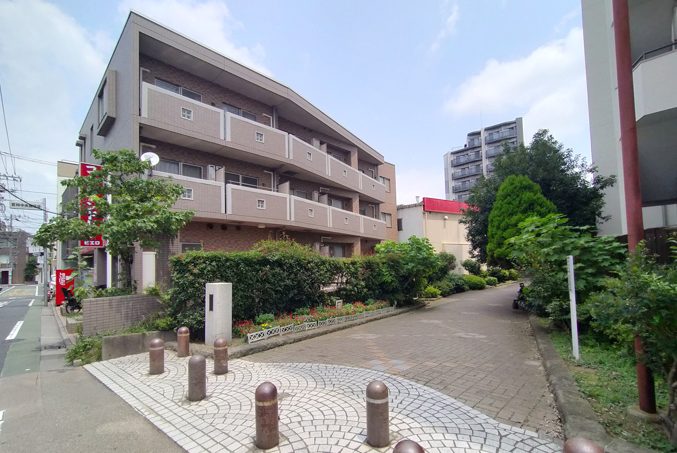 烏山川緑道入り口