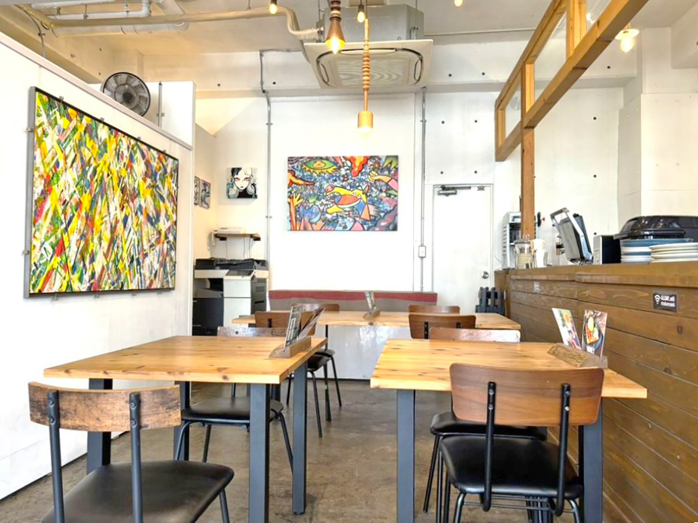 「ALL DAY CAFE」の店内