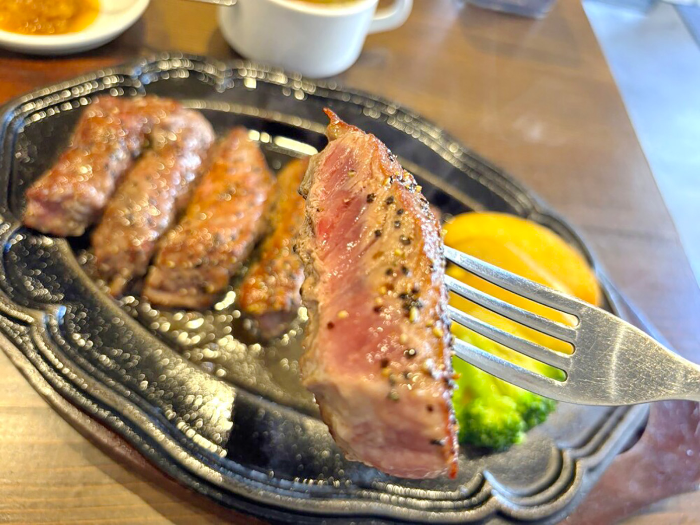 「BUFFALO HUNTER BLOOD TOKYO」のステーキ