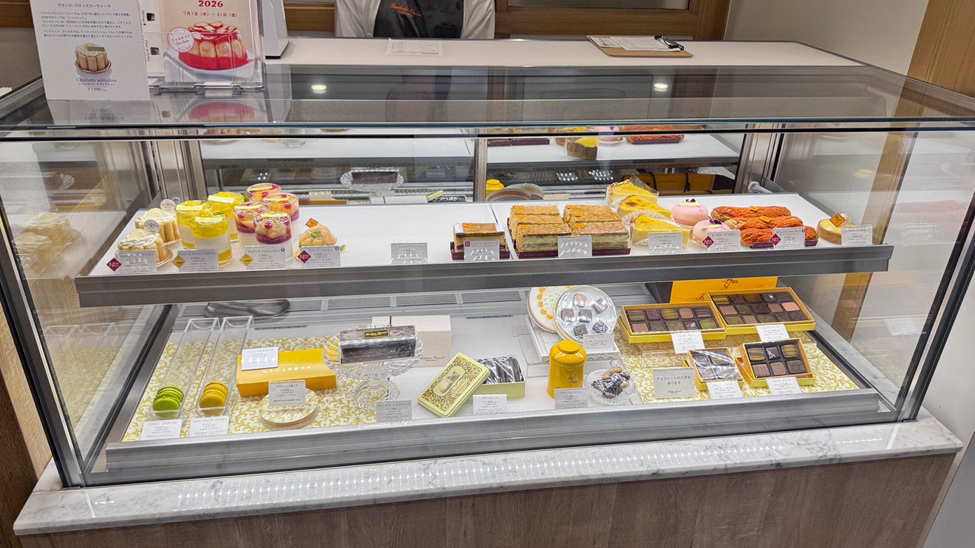 「フレデリック・カッセル 経堂アトリエ店」のショーケース