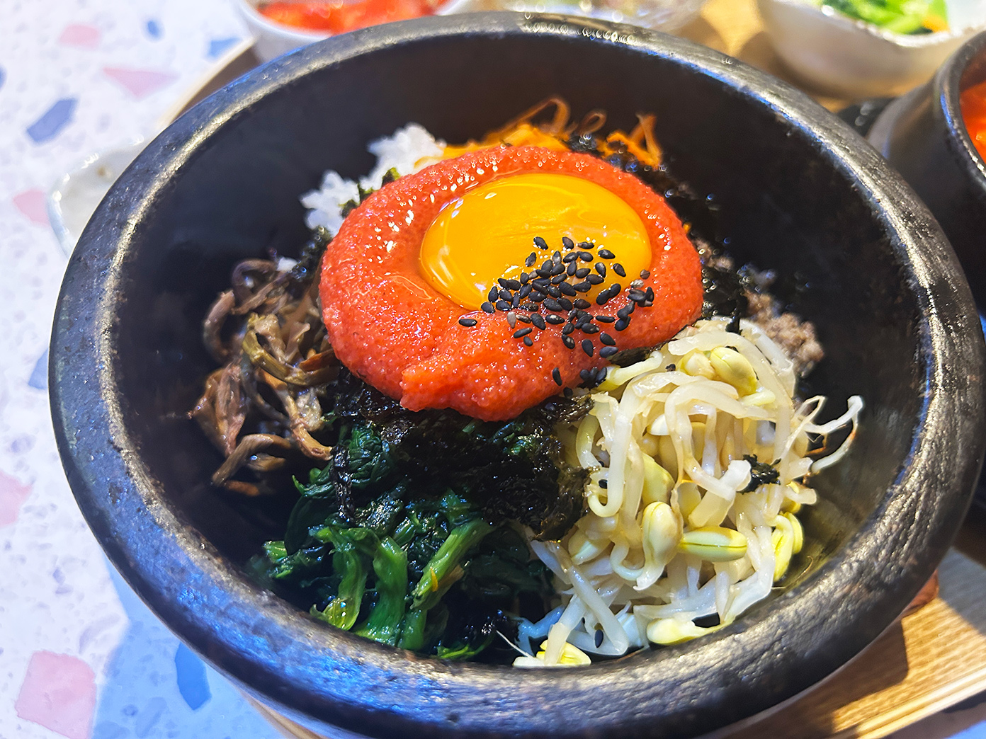 「韓国屋台 ホンデポチャ 吉祥寺店」明太石焼ビビンバ