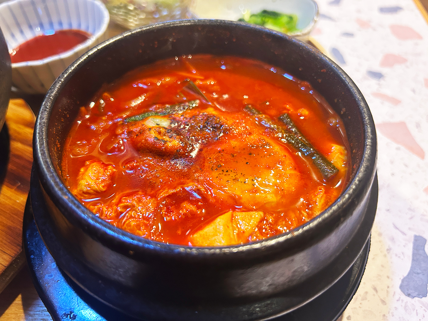 「韓国屋台 ホンデポチャ 吉祥寺店」海鮮純豆腐
