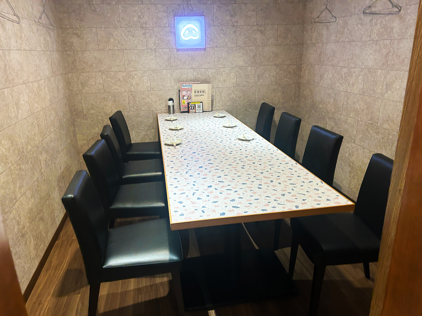 「韓国屋台 ホンデポチャ 吉祥寺店」半個室