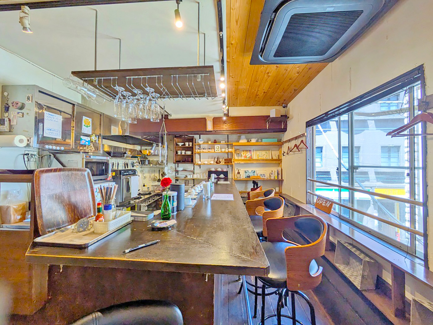 「喫茶メグ」の店内