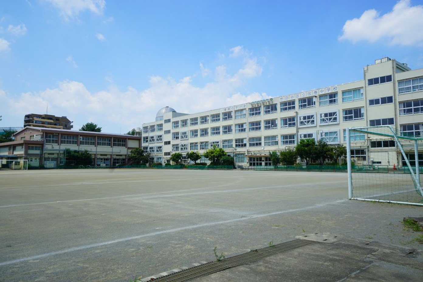 弦巻中学校
