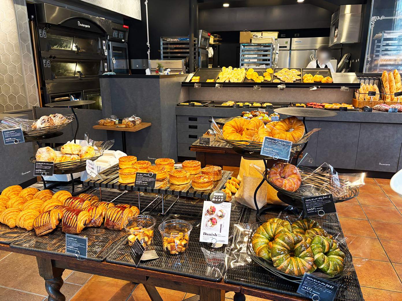 「Boulangerie ANTENDO」店内入口付近