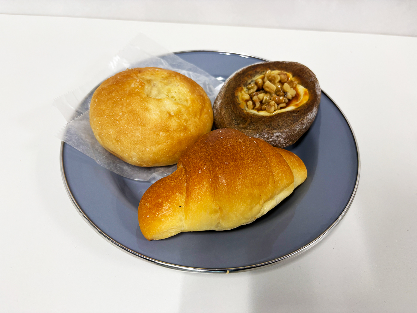 「Boulangerie ANTENDO」塩パン、塩バター生フォカッチャ、フィグ・エ・ノア