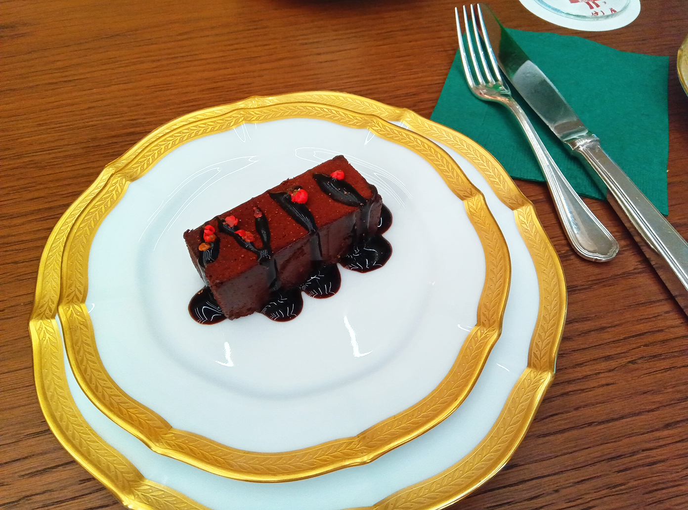 「こけし屋」のチョコレートテリーヌ
