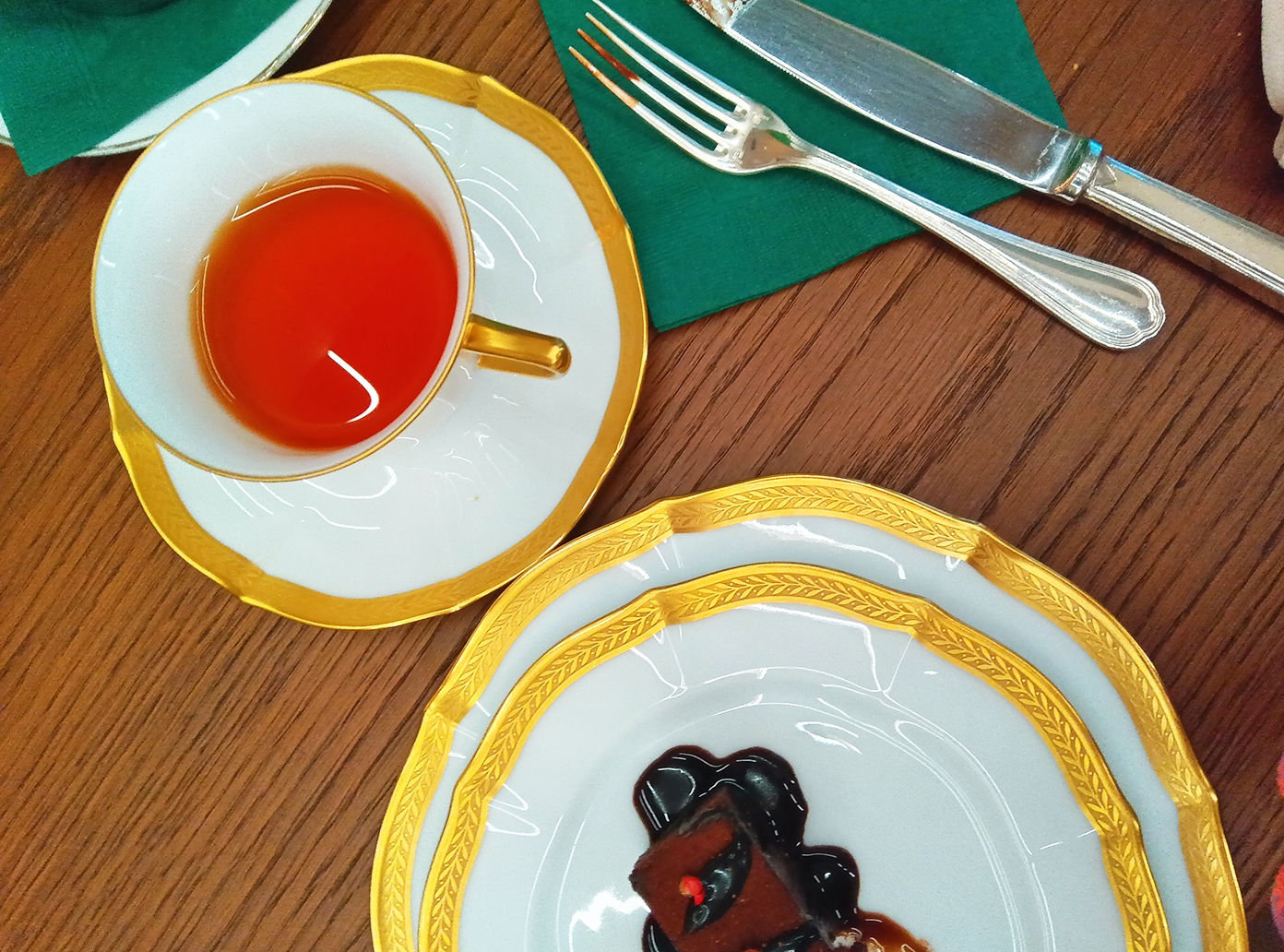 こけし屋のケーキと紅茶