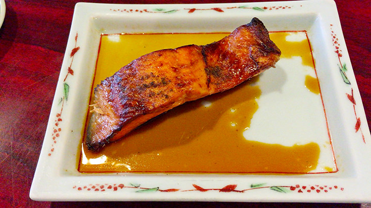 陸蒸気（おかじょうき）の鮭定食