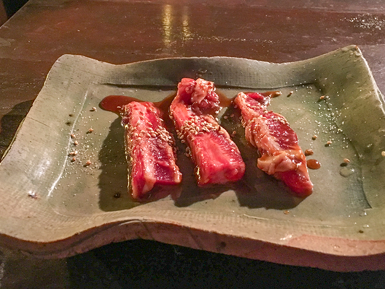 炭火焼肉 肉バル 荻窪の中落ちカルビ