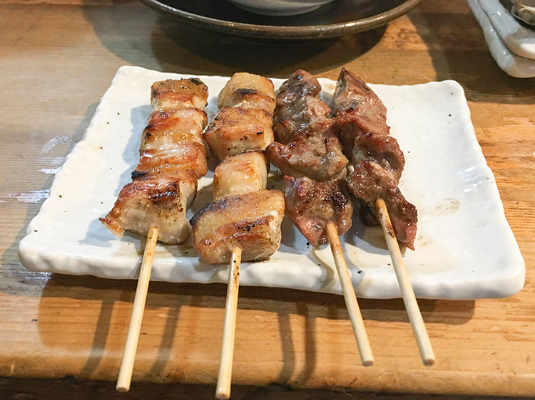 焼き鳥どん 荻窪店の豚トロやハツ等、豚肉の串焼き