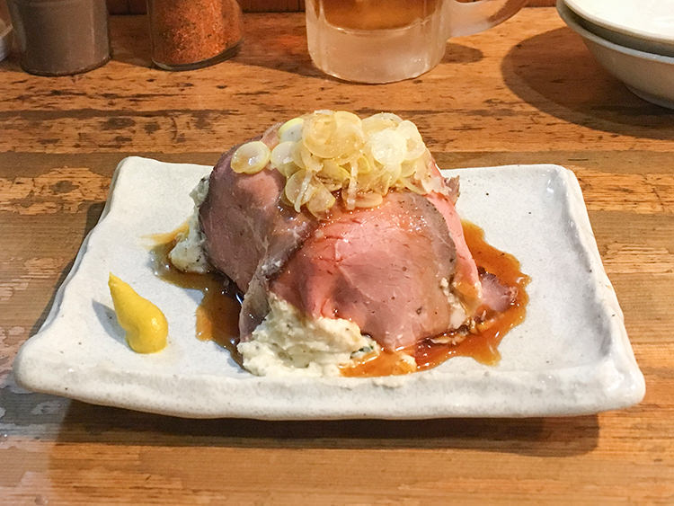 焼き鳥どん 荻窪店のローストビーフポテトサラダ