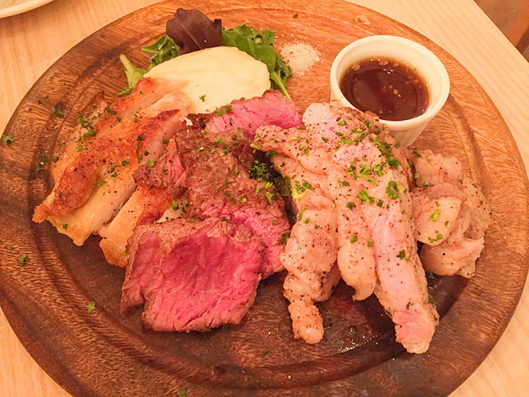 RAINBOW WINE&KITCHENの肉3種盛り