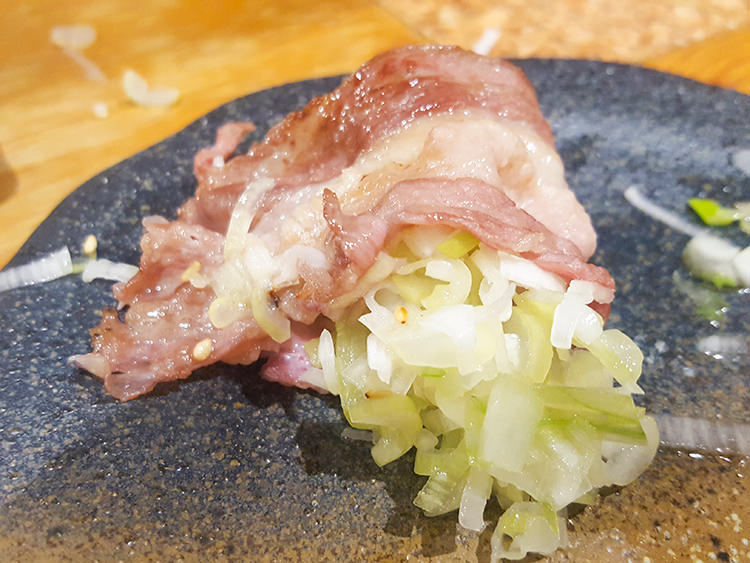 たまには焼肉 高円寺店のねぎたっぷりのタン塩
