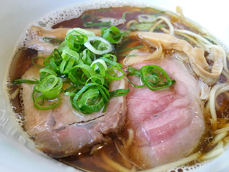 「らーめんとこおりのおやつ ねいろ屋」の瀬戸内しょーゆラーメン　少なめ
