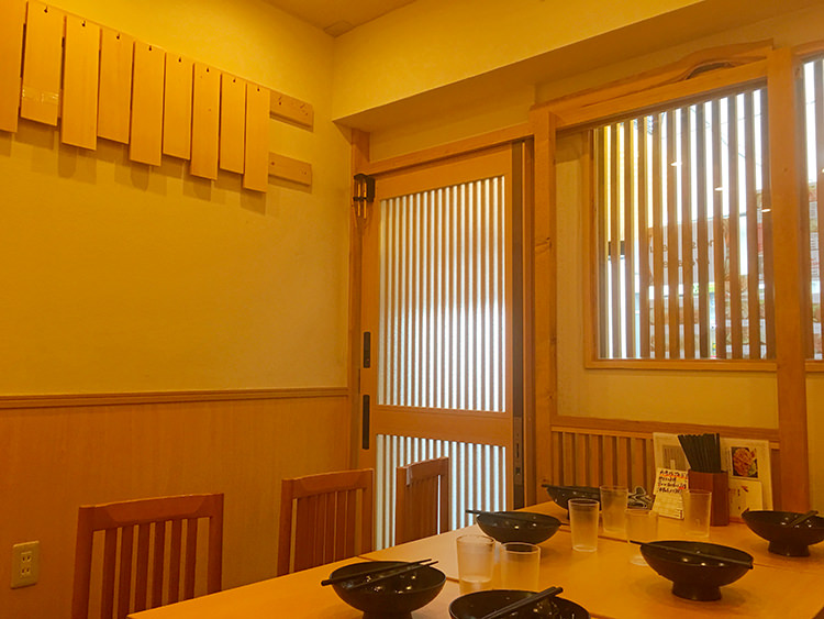 the肉丼の店 吉祥寺店の店内