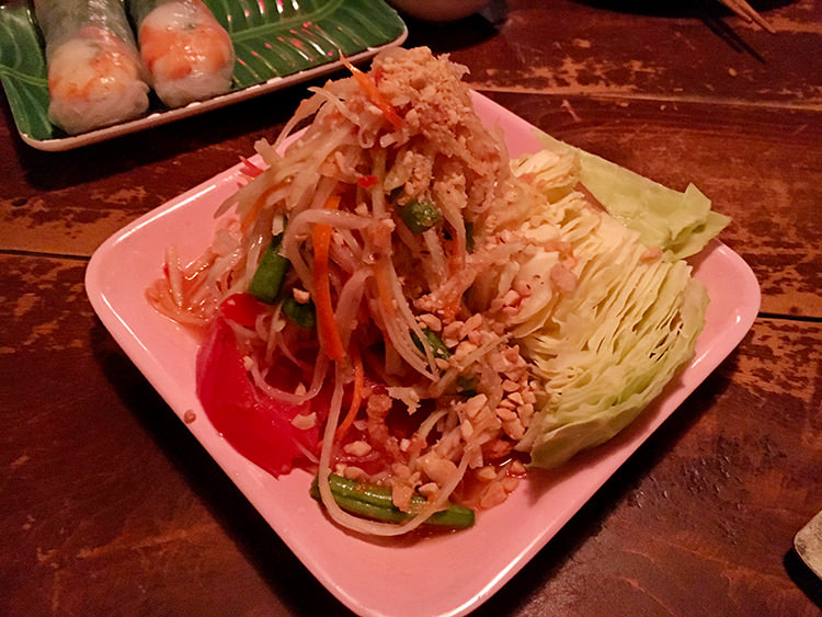 ハンサム食堂のソムタム・タイ