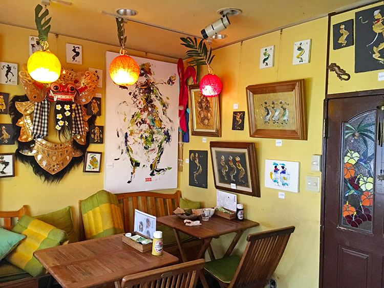 カフェバリチャンプル (cafe Bali Campur)の店内1