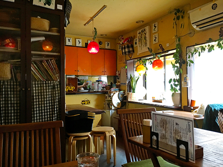 カフェバリチャンプル (cafe Bali Campur)の店内2