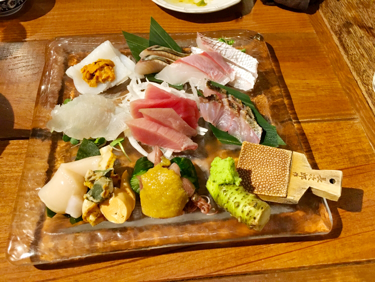 さかなづきの刺身盛り合わせ