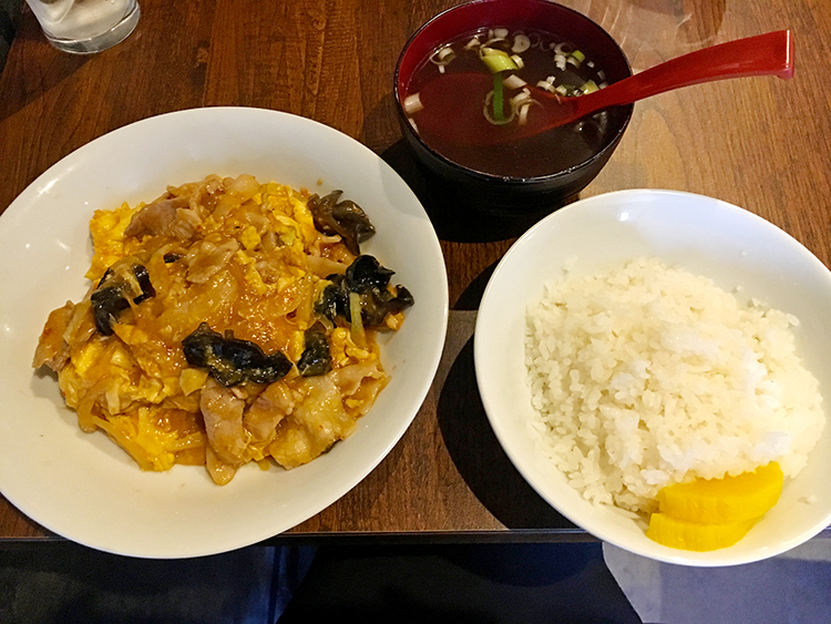 「荻窪 中華屋啓ちゃん」木耳卵定食