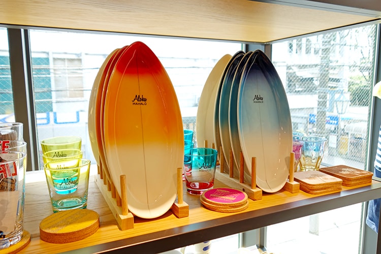 BAYFLOW 吉祥寺店のサーフボード型のお皿