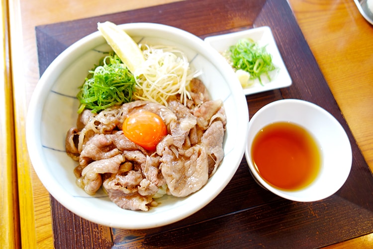 「花は咲く 新中野本店」の極上肉うどん