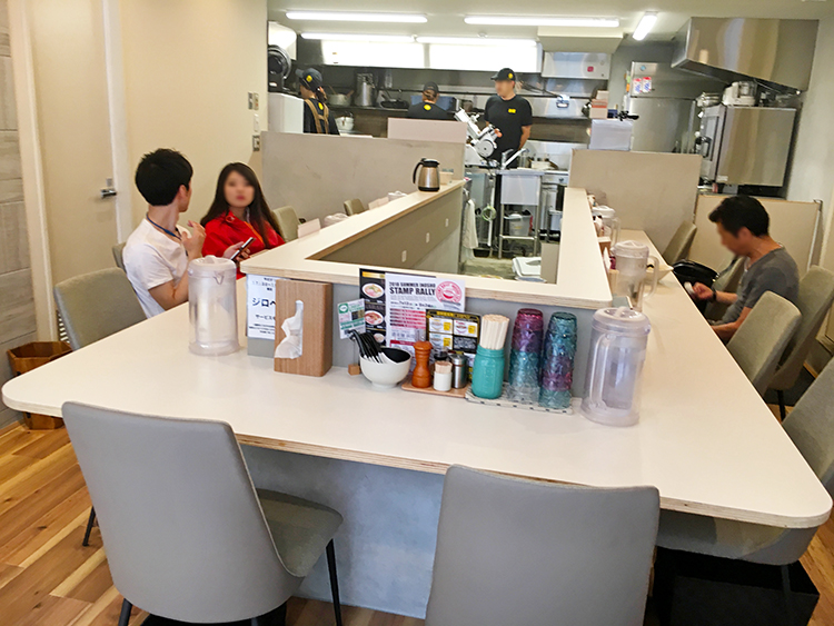 濃菜麺 井の庄 荻窪の店内
