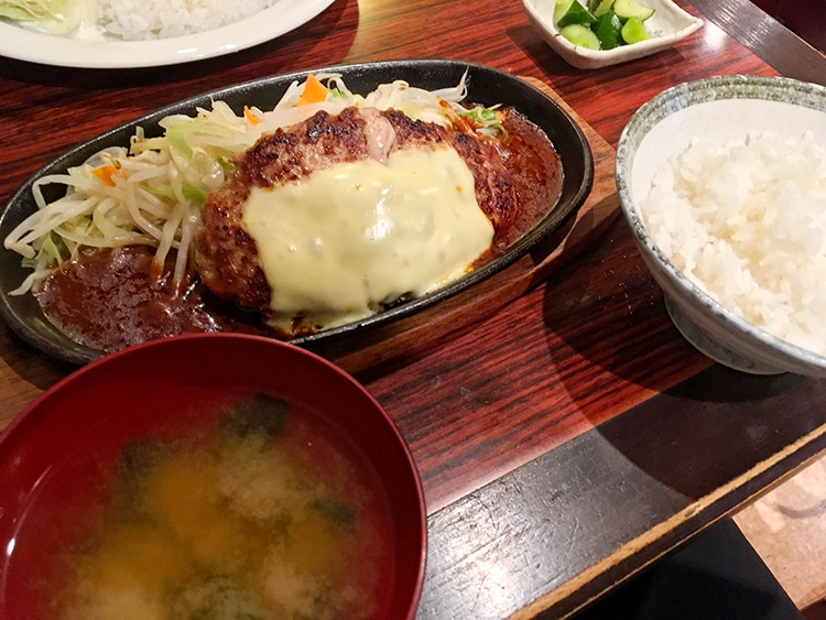 喫茶ロゼのハンバーグ