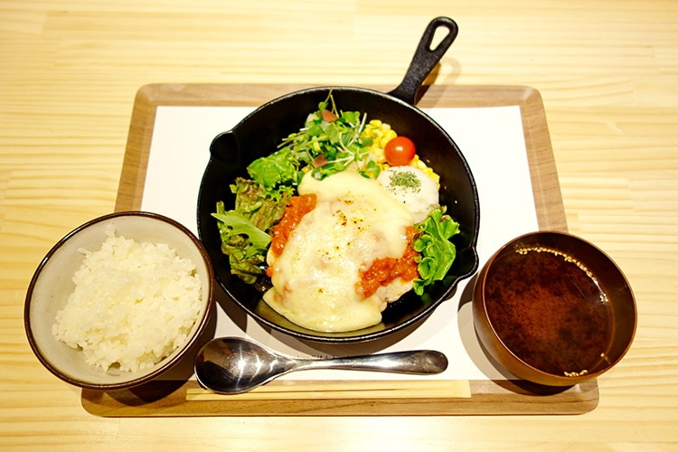 029吉祥寺食堂の美桜鶏(みおうどり)のトマトチーズフォンデュ