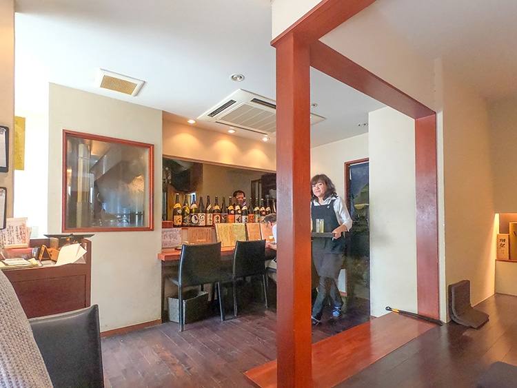 「阿佐ヶ谷 やの志ん」店内