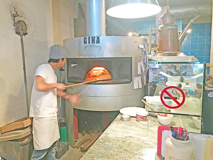 「GINA」の店内