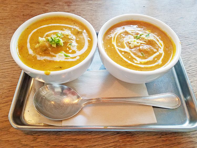 サジロクローブ(Sajilo Clove)のエビキノコカレーとベジタブルカレー