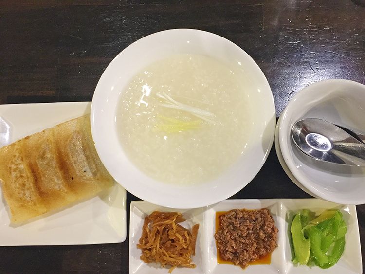 野方餃子の中華粥&餃子3個セット