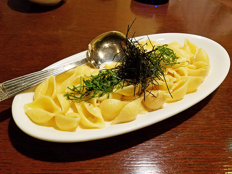 Diningさんさんのコンキリエの明太クリーム和え 800円