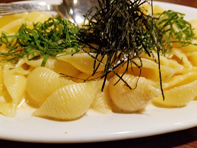 Diningさんさんのコンキリエの明太クリーム和え 800円