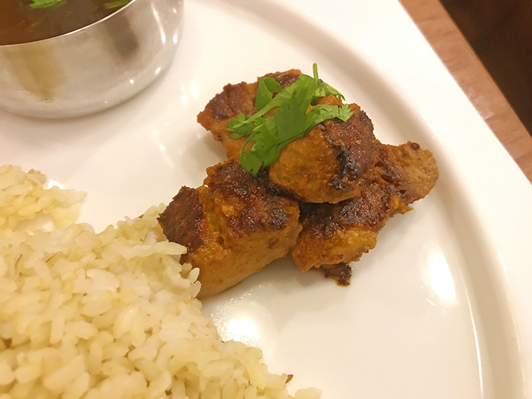 レインボウスパイス食堂 かぶとのマグロタワフライ