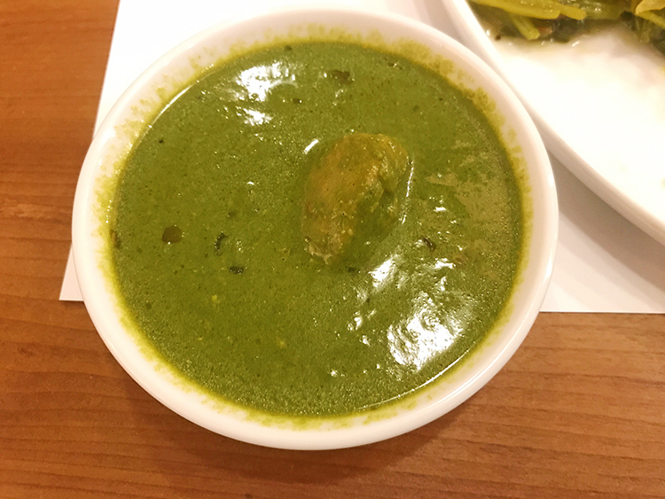 レインボウスパイス食堂 かぶとの急にくれたほうれん草カレー