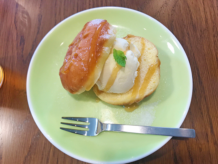 cafe & bar Quartetのドーナツ
