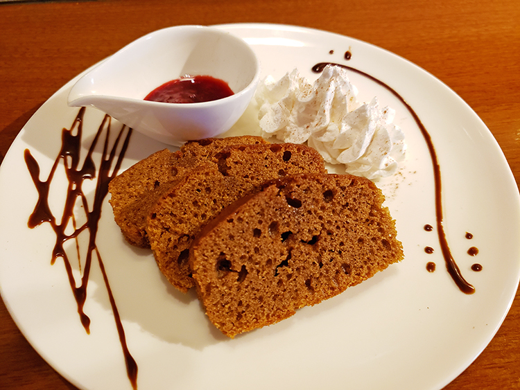 Liberaleの日替わりのドルチェ（チョコパウンドケーキ）