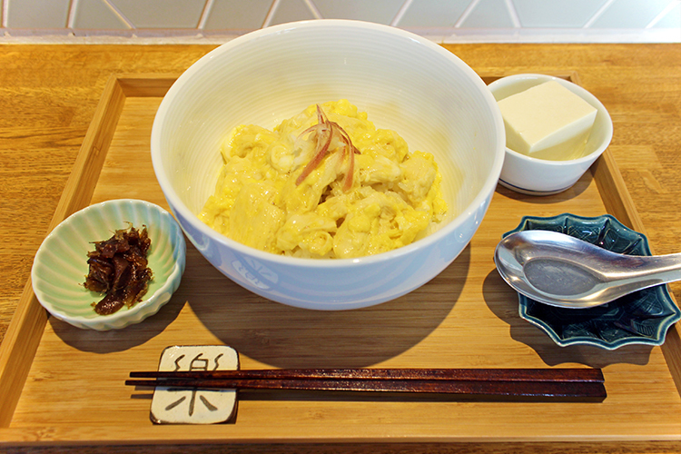まめなとうふ店の湯葉丼