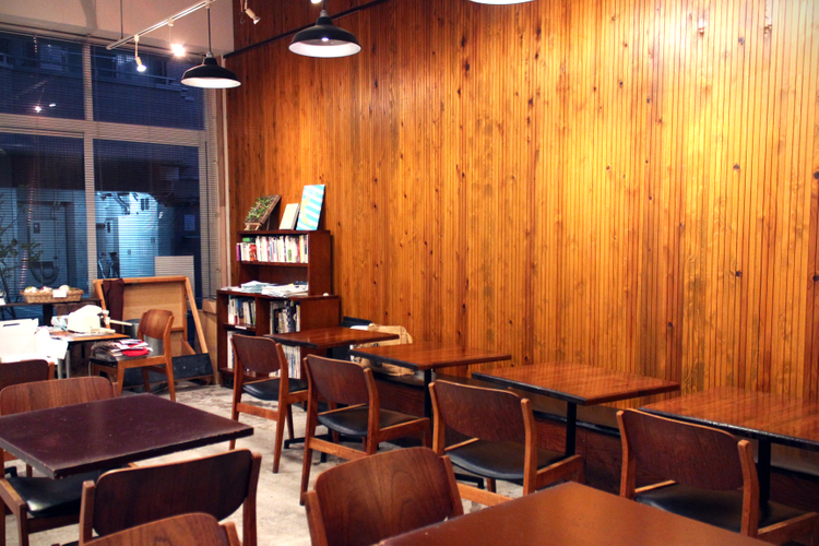 エーケーラボの店内