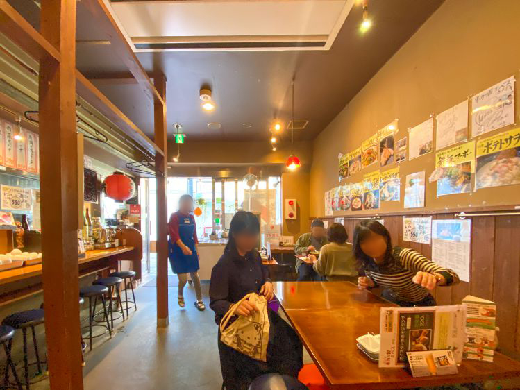 阿佐ヶ谷 串カツ屋エベスの店内